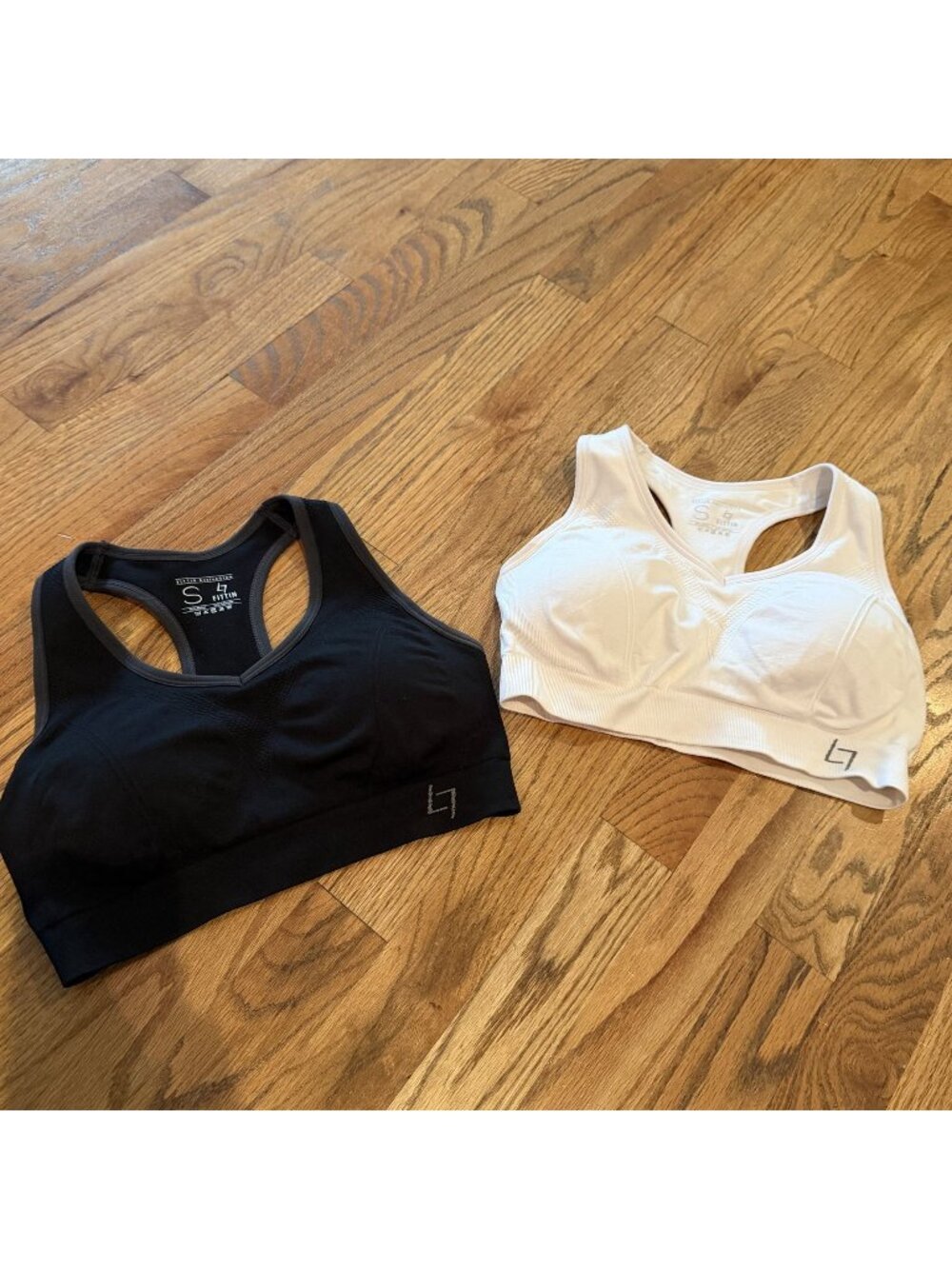 Fittin Active Glow Womens T Back Sports Bras Black and White Small